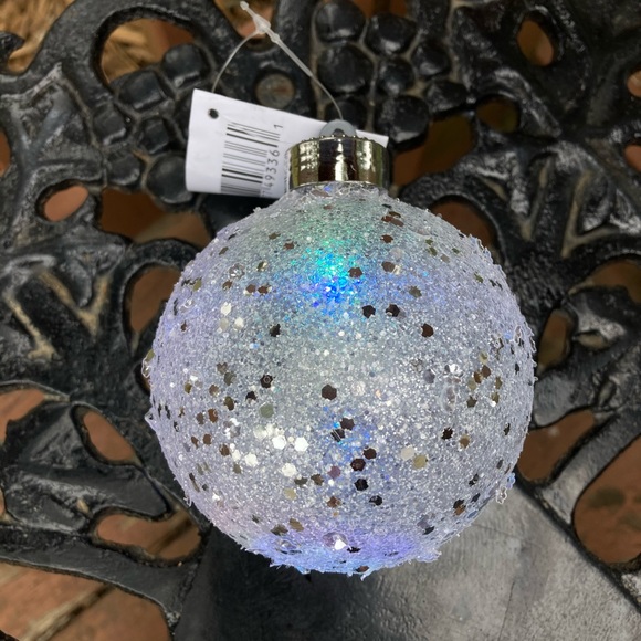 NWT 1 LEFT Large LED Color Light Changing Hanging Bulb - Picture 3 of 16